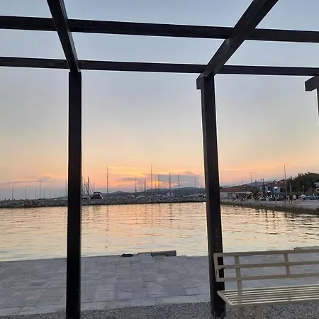 Evridiki 90m From The Beach Apartment