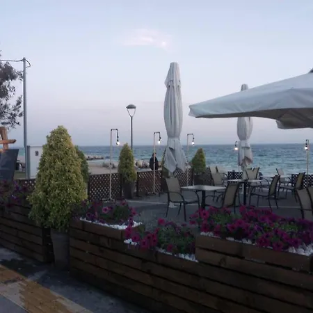 Evridiki 90m From The Beach Nikiti (Sithonia)