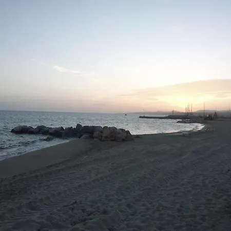 アパート Evridiki 90m From The Beach ニキティ